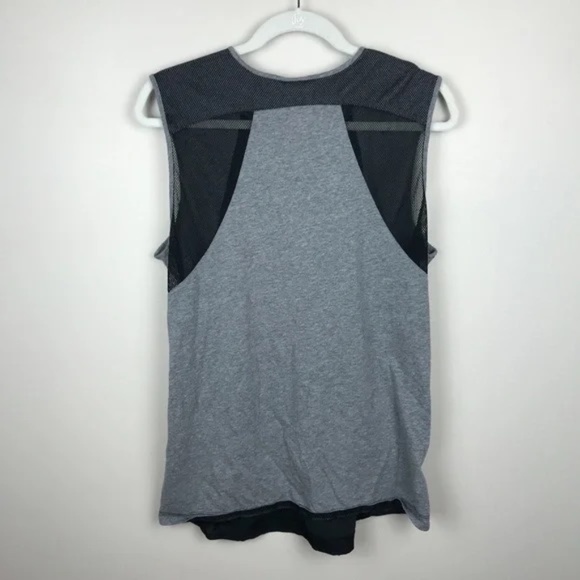 Bundle of 4 Nike Athletic Tank Tops - Size Medium - Picture 7 of 11